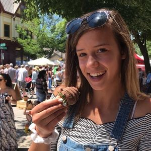 Meet your Posher, Lisa